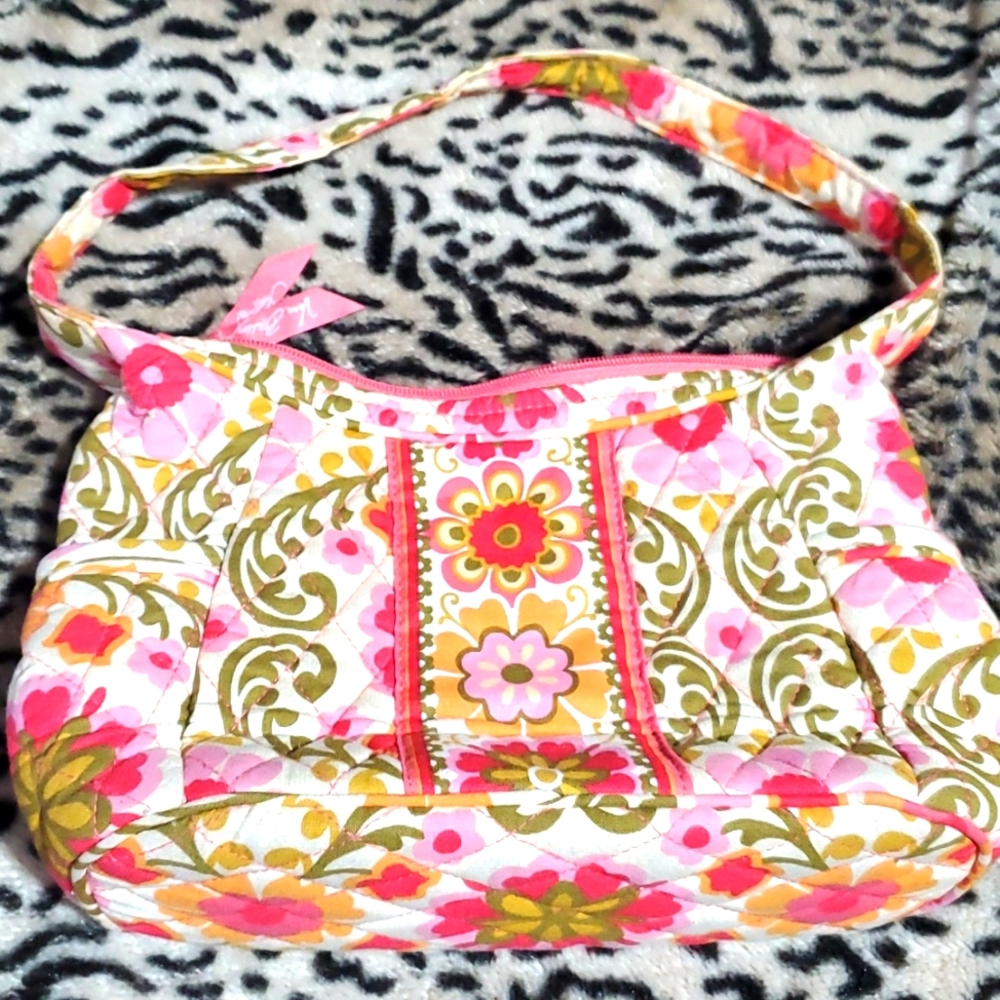 Small Vera Bradley like new small zip purse